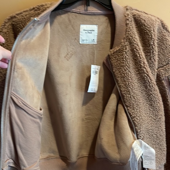 Abercrombie & Fitch Faux Fur Jacket - Picture 4 of 5